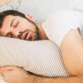 Dormir amb la boca oberta: com pot afectar les teues dents